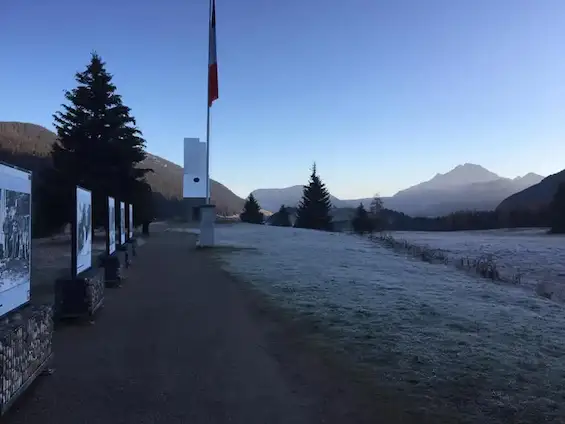 Monument aux mort des cadets de la gendarmerie au bateau des glières - Novembre 2020