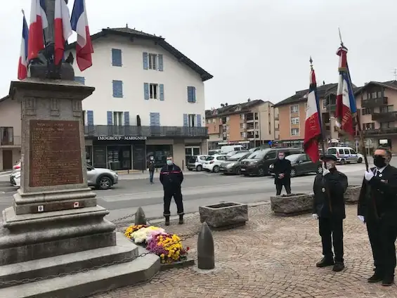 Cérémonie 11 novembre 2020 au monument aux morts de Marignier en Haute-Savoie