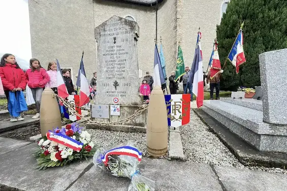 Cérémonie commémorative du 8 mai à Saint-Sigidmond - 2024 en compagnie de l'Union Nationale des Combattants 74