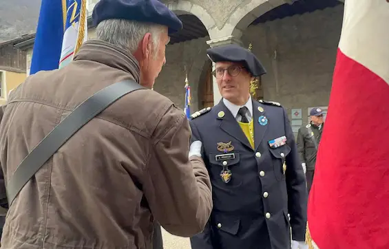 Assemblé générale 2022 – Dépôt de gerbe au monument aux morts de Cluses - ag-2022-sf74-depot-gerbe-monument-aux-morts-cluses-08