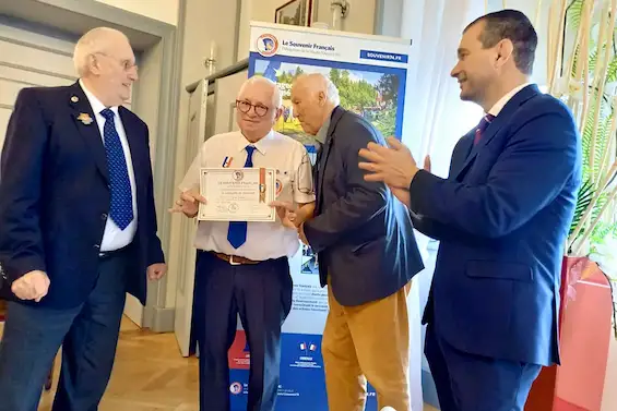 Jean-François Bocquet a reçu la médaille de vermeil pour son travail tant au niveau local que départemental.