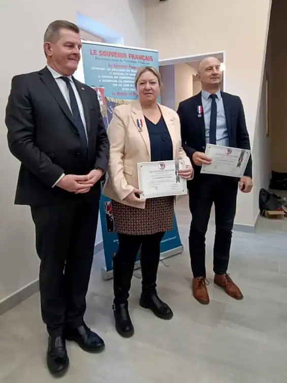 Remise diplôme du Souvenir Français, comité local Vallée Verte - Qautre rivières