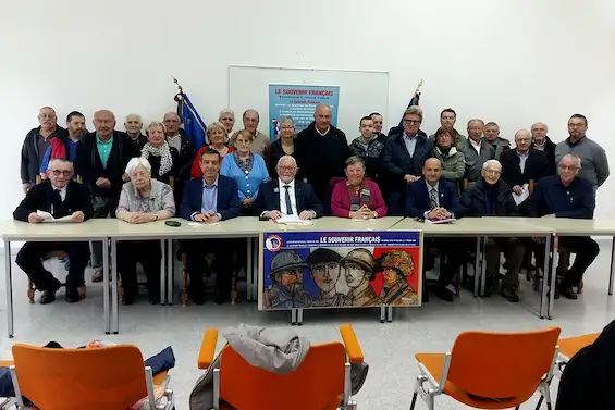 AG et remise de médailles avec René Perissin