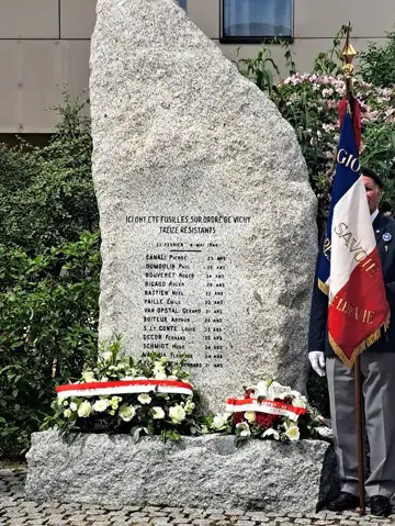   Stèle Marius-Vallin,  dite des 13 fusillés du Stand de tir