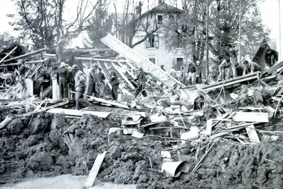 Bombardement usine SRO annecy le 11 novembre 1943 : la maison Noyer soufflée par une bombe de 500 kg.