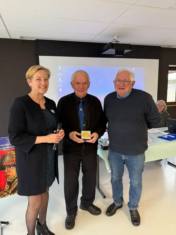 Assemblée générale du Souvenir Français d’Annecy-le-Vieux en présence de la députée de la 1ere circonscription de Haute Savoie Véronique Riotton, de la conseillère départementale Odile Mauris, d’un adjoint de Charvonnex.
