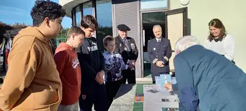J’étais ce jour au collège d’Evire à Annecy-le-Vieux pour participer à une nouvelle session de formation de l’École des jeunes porte-drapeaux de la Haute-Savoie.