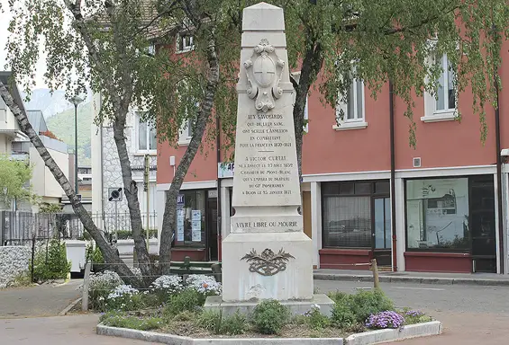 Annecy — Monument aux morts de 1870-1871 - Le monument Victor Curtat ignoré de bien des Annéciens sera l’objet d’une cérémonie ce vendredi 2 juillett 2021