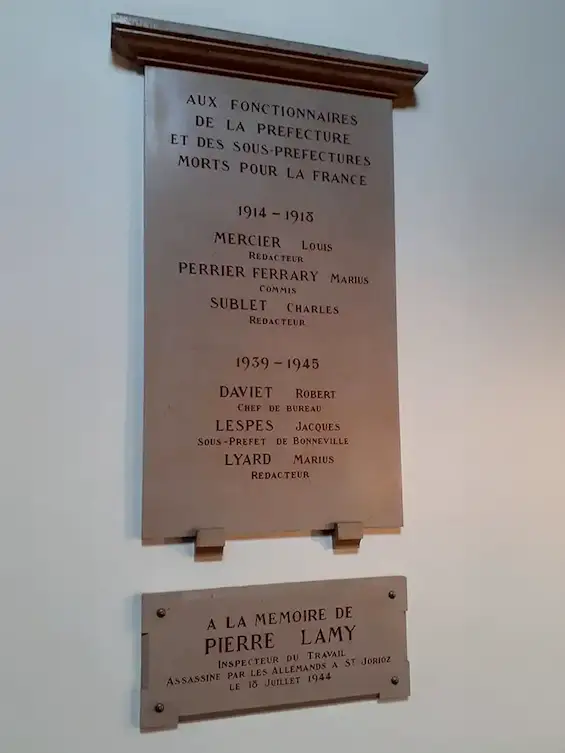 Plaque commémorativer des hauts-fonctionnaires morts pour la France