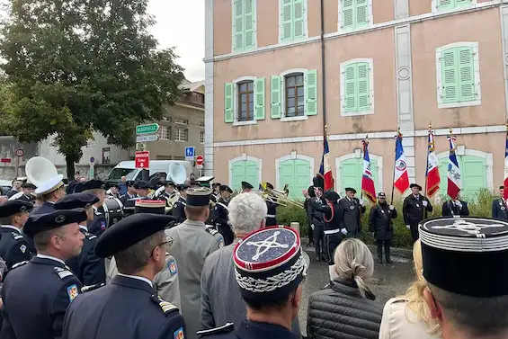 Annecy — Porte-drapeau inauguration Buste Lieutenant TOM morel, bataillon des glières