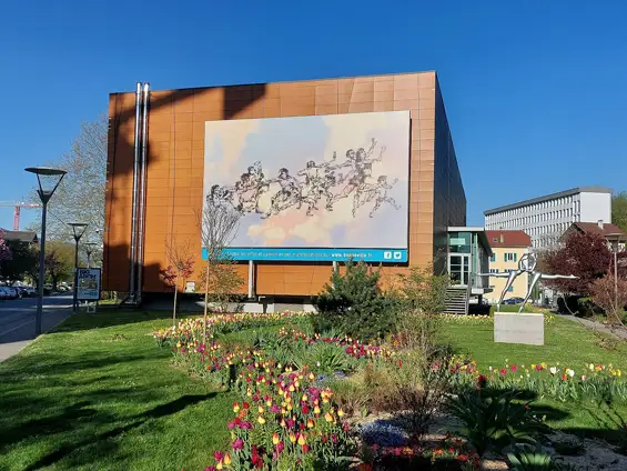 Mesdames, messieurs, c’est un réel plaisir de vous inviter à notre Assemblée générale annuelle qui aura lieu à l’Agora de [commune]Bonneville[/commune]. Je remercie Monsieur le maire de Bonneville, pour le prêt de la salle, ainsi que le Président du comité, Daniel Navarro de nous accueillir le samedi 29 novembre 2025