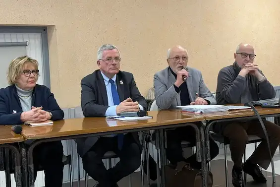Présence à l'AG de L'UNC-74 et de la réunion de l'association des Glières, sous la présidence d'Antoine de Menthon