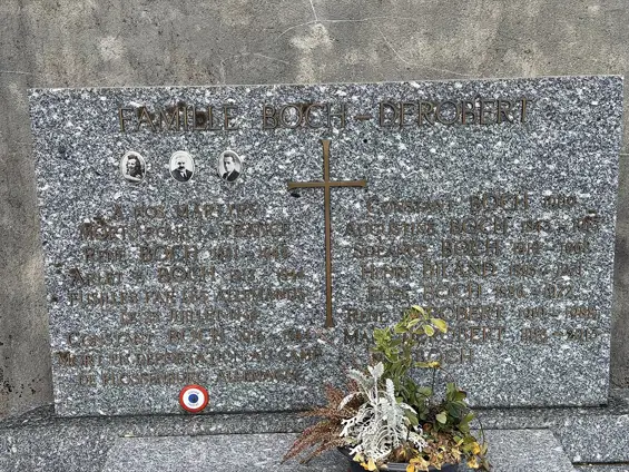 À la mi-septembre 1943, le maire de Saint-Gingolph, André Chevallay, est arrêté avec, à ses côtés, Constant Boch, commerçant, et son beau-frère René Dérobert, qui est membre du comité local de la Résistance, chargé de la diffusion de la presse clandestine. Ils seront tous trois déportés au camp de Buchenwald en Allemagne.
