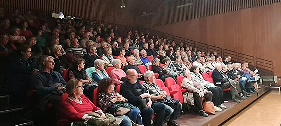 Boëge — « Les filles aux mains jaunes » : plus de 150 spectateurs conquis