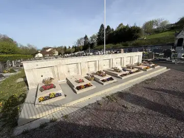  Monument en mémoire des résistants exécuté le 18 juin 1944