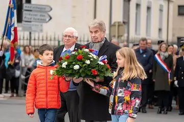 Cérémonie 11 novembre 2024 à Bonneville — Dépot du bouquet du Souvenir Français