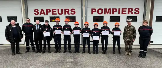 Bons-en-Chablais — 8 jeunes sapeur-pompiers en formation jeune-porte Drapeau (EJP74)