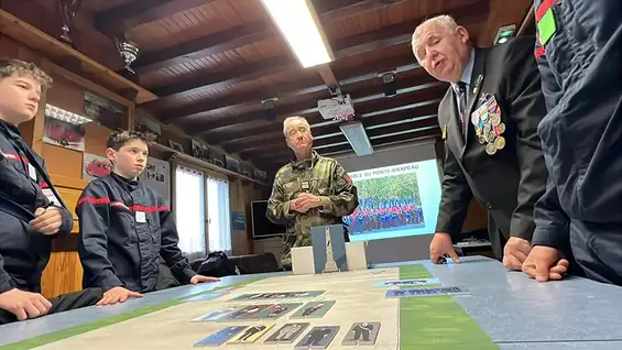 Bons-en-Chablais — 8 jeunes sapeur-pompiers en formation jeune-porte Drapeau (EJP74)