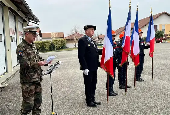 Bons-en-Chablais — 8 jeunes sapeur-pompiers en formation jeune-porte Drapeau (EJP74)