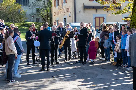 Les cérémonies du [ins]11 Novembre[/ins] se sont déroulées sous un beau soleil d’automne - ceremonier-11-novembre-la-frasse-2022-04