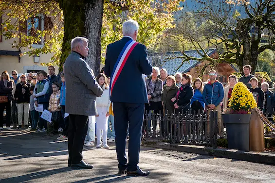 Les cérémonies du [ins]11 Novembre[/ins] se sont déroulées sous un beau soleil d’automne - ceremonier-11-novembre-la-frasse-2022-05