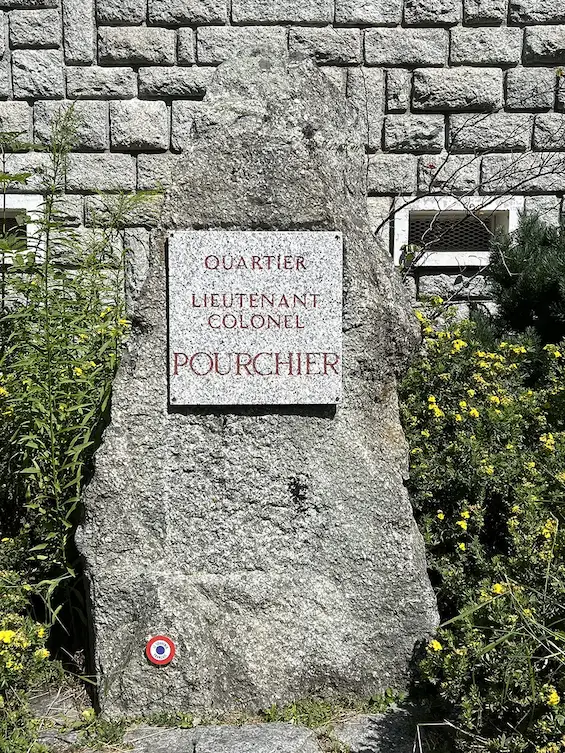 Chamonix — Stèle Lieutenant Colonel Pourchier