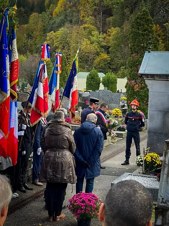 11 novembre 2023 à Cluses avec les JSP - cluses-11-novembre-2023-jeunes-sapeurs-pompiers-03