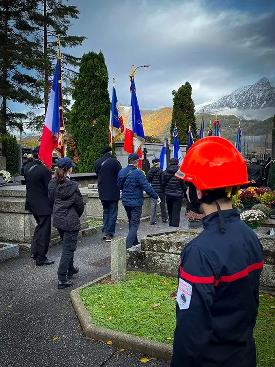 11 novembre 2023 à Cluses avec les JSP - cluses-11-novembre-2023-jeunes-sapeurs-pompiers-07