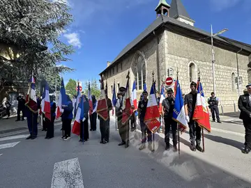 La Ville de Cluses a rendu hommage aux femmes et aux hommes morts pour la France, à travers plusieurs temps de mémoire au cimetière du Chevran, devant la stèle du souvenir puis au monument aux Morts.