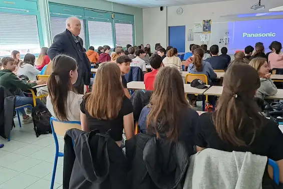 un premier exposé devant un parterre de 85 élèves des classes de 3e du collège Jean-Marie Molliet de Boëge,