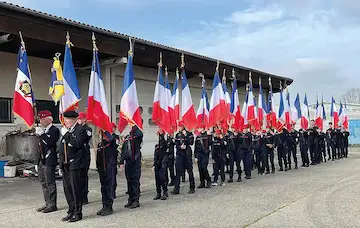 Rumilly — 32 jeunes sapeurs-pompiers en formation porte-drapeaux (EJP74)