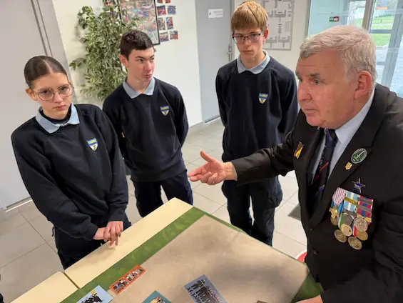 Formation conjointe entre l’École des Jeunes Porte-Drapeaux et les Cadets de la Gendarmerie de Haute-Savoie