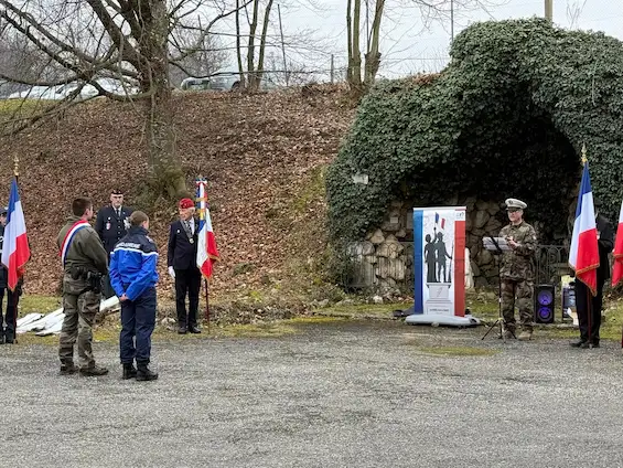Formation conjointe entre l’École des Jeunes Porte-Drapeaux et les Cadets de la Gendarmerie de Haute-Savoie