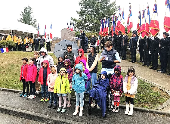 Samedi matin, en présence de vingt-cinq porte-drapeaux, le Souvenir Français et l'UNC de Frangy ont commémoré le 82e anniversaire de la Libération de la Haute-Savoie devant un large public de plus de cent personnes devant la stèle des Sans-Pardon à Éloise.
