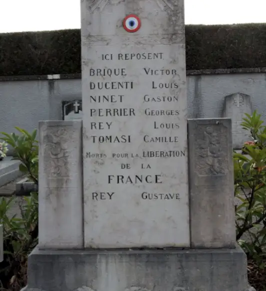 Éloise —Stèle mort pour la france au cimetière