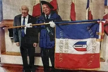 Emmanuel Bonato, à gauche, en compagnie de Michel Pernet Coudrier, porte drapeau.