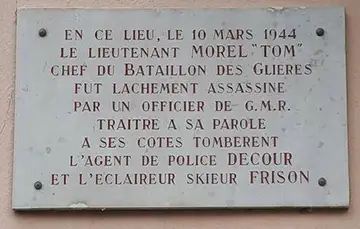  Plaque Tom Morel, sur la facade de l'hôtel de France