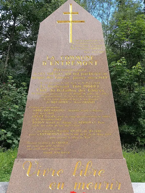 Entremont — Stèle en l’honneur des résistants des Glières