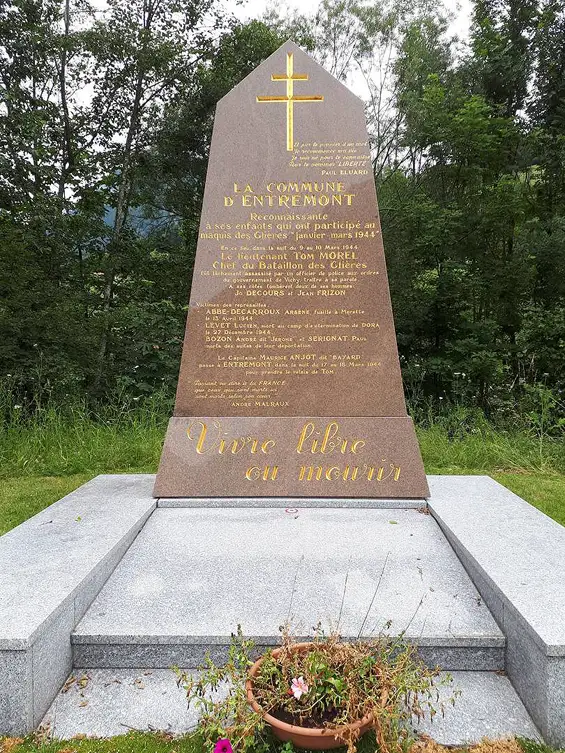 La stèle en l’honneur des résistants des Glières a été rénovée