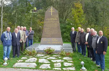 Entremont — Stèle en l’honneur des résistants des Glières