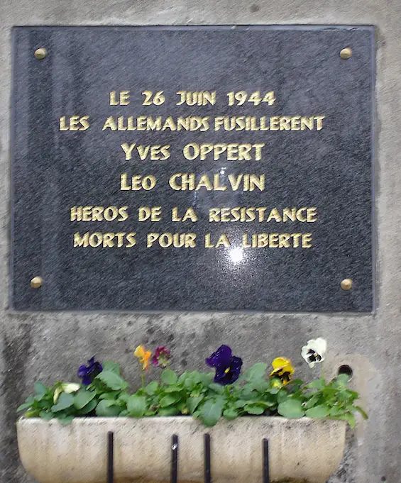 Étercy — Plaque commémorative monument aux mort - Yves Oppert et Léo Chalvin