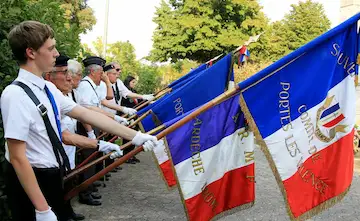 À 14 ans, Fabio est porte-drapeau du Souvenir français