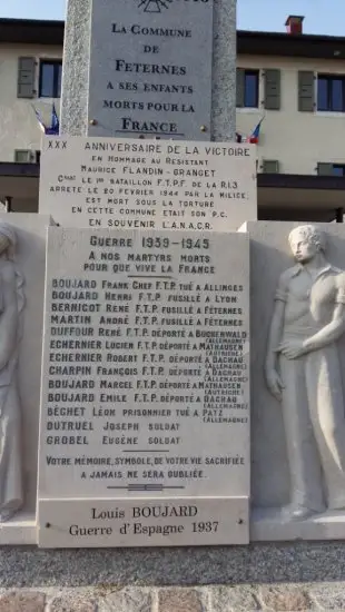 Monument en mémoire aux martyrs morts pour que vive la France — Détail des noms - feternes-detail-monument-commemoratif
