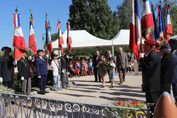 Fillinges a commémoré l’Appel du 18 Juin (2026) devant près de 250 écoliers