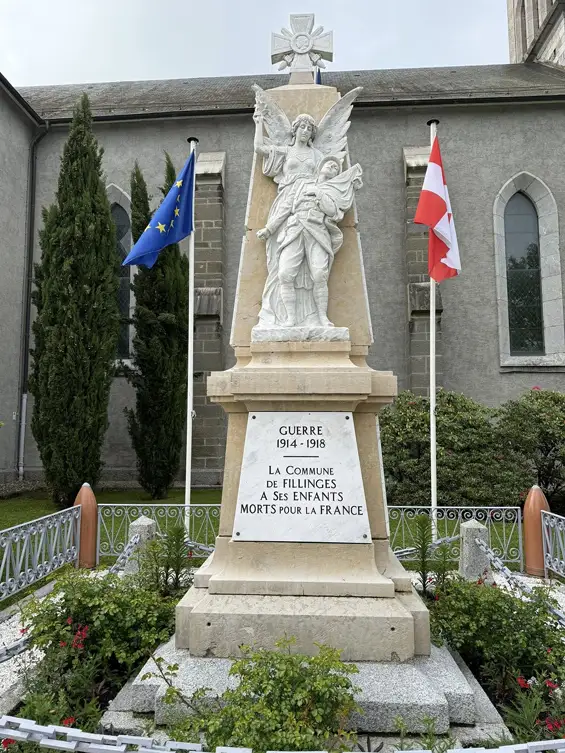 Fillinges commémore le 80e anniversaire de l’armistice du 8 mai 1945 — Monument aux mort