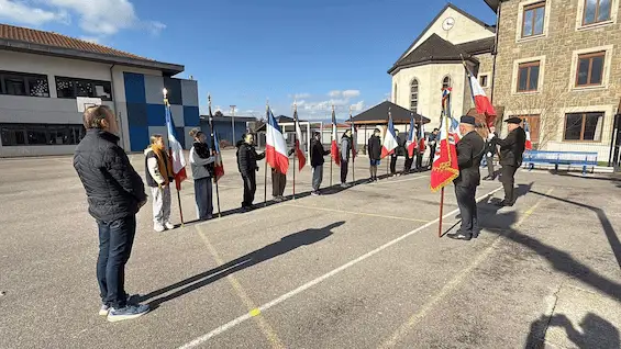 Douvaine — l&rsquo;École des jeunes porte-drapeaux forme 21 Jeunes du collège Saint-François en ce 14 février 2025