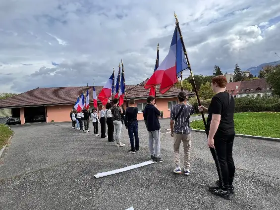 Formation porte-drapeaux Collège Afforêts