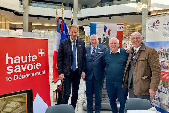 Forum des associations patriotiques : Stand EJP74 aux cotés du Souvenir Français 74