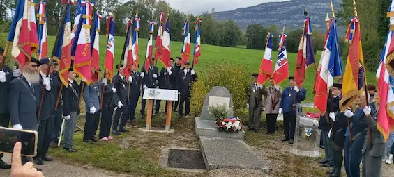 Frangy — 80[e] anniversaire de la Libération de la Haute-Savoie au plateau des Daines - frangy-28-portes-drapeaux-anciens-comabttants-haute-savoie-80-ans-liberation