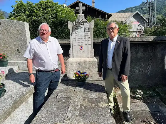 En partenariat avec la ville de Cluse et l’UNC Cluses représenté par Jo Crétin et le Souvenir Français de Cluses représenté par Jean-François Bocquet ont en ce 110e anniversaire de la première guerre mondiale honorés le premier mort Clusien de ce conflit Laurent Molliex mort à l’âge de 20 ans.